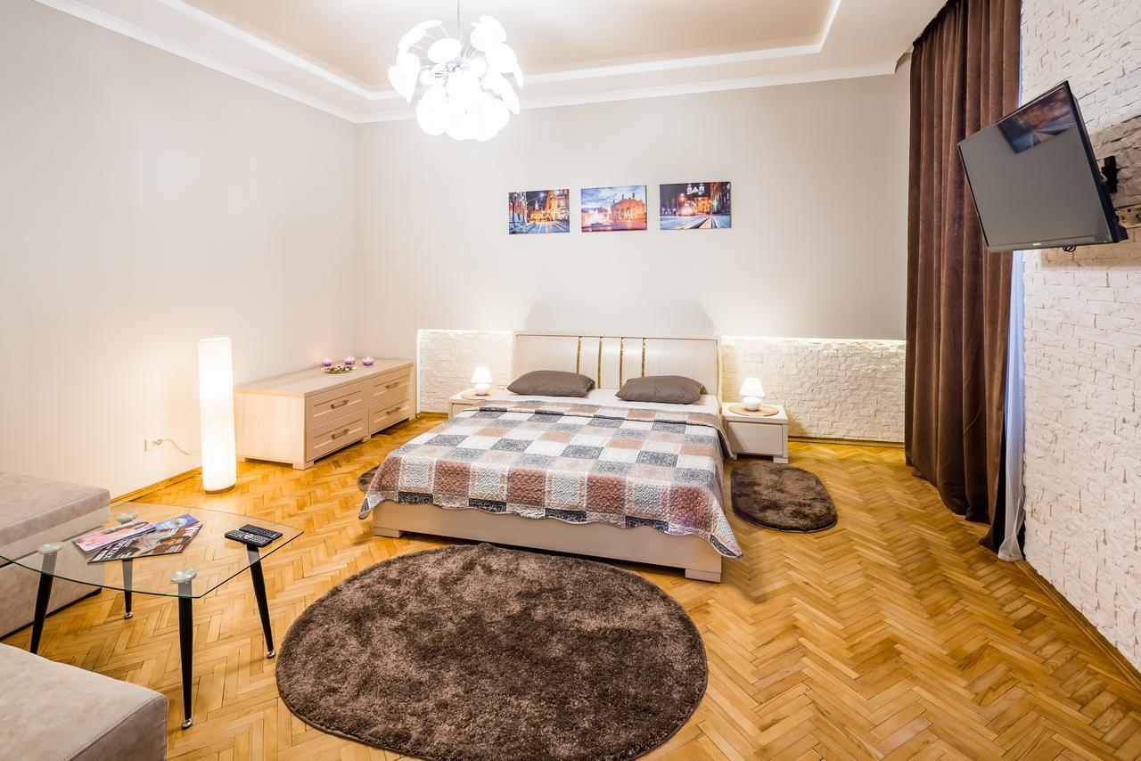 Onlviv Apartments Teatralna 23 Екстер'єр фото